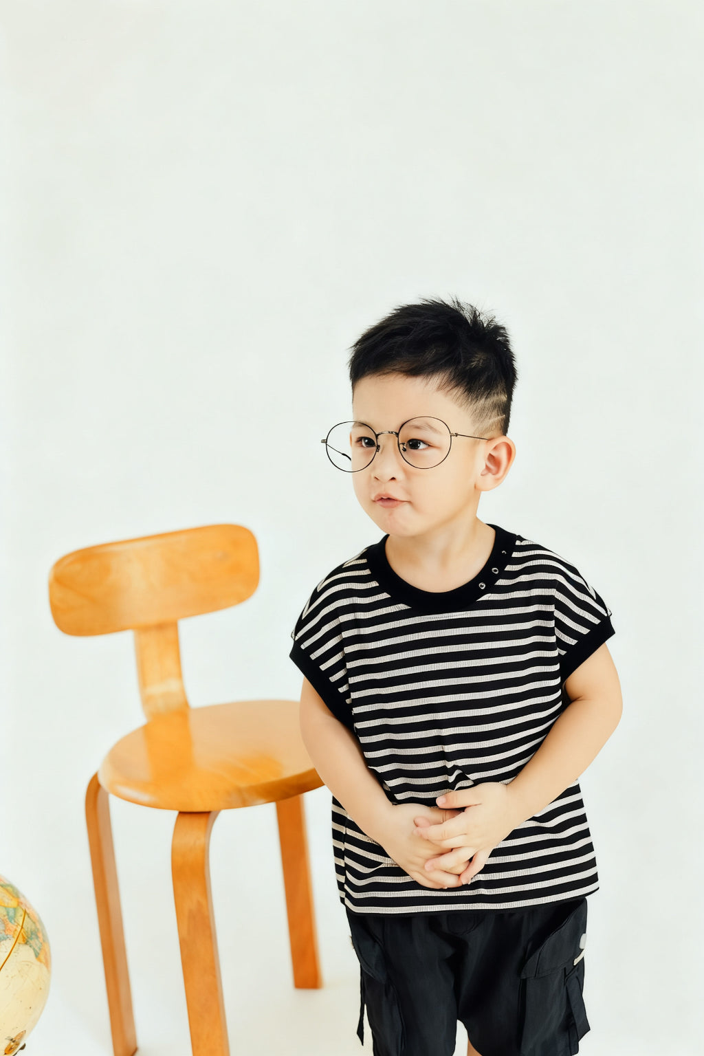Leisure Striped Vest (Black White)