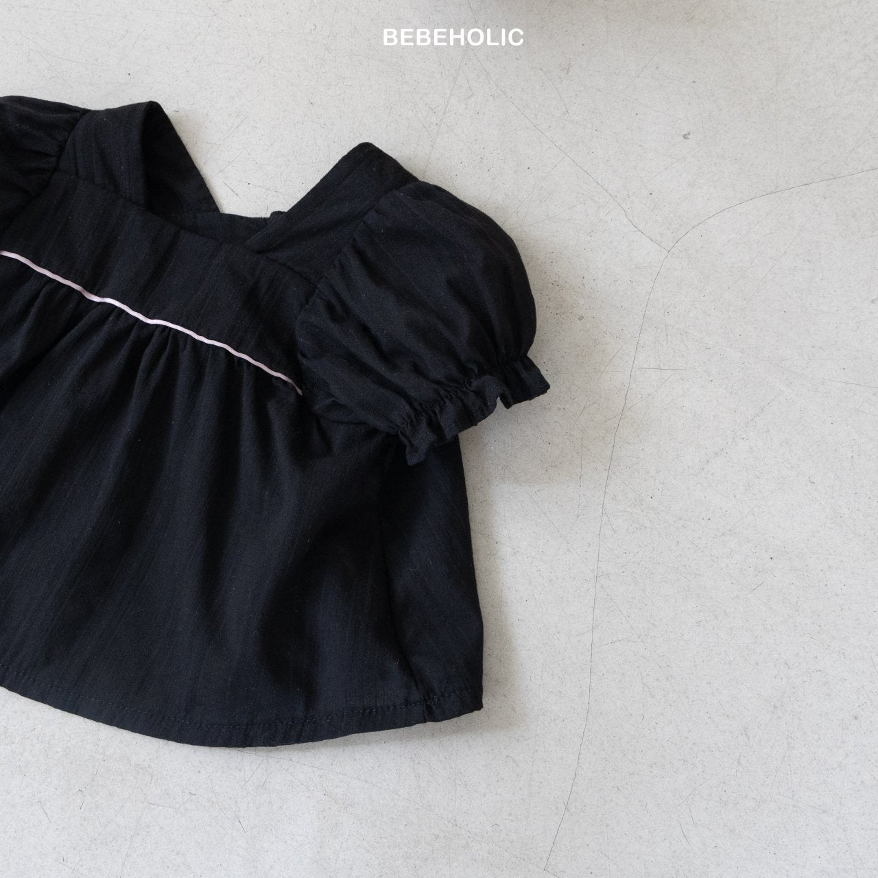 【🇰🇷BEBEHOLIC】Flutter-Sleeve Blouse