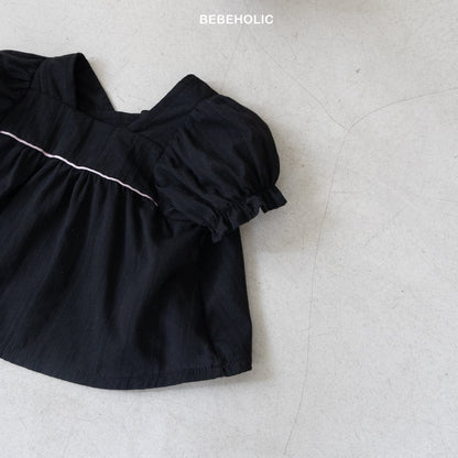 【🇰🇷BEBEHOLIC】Flutter-Sleeve Blouse