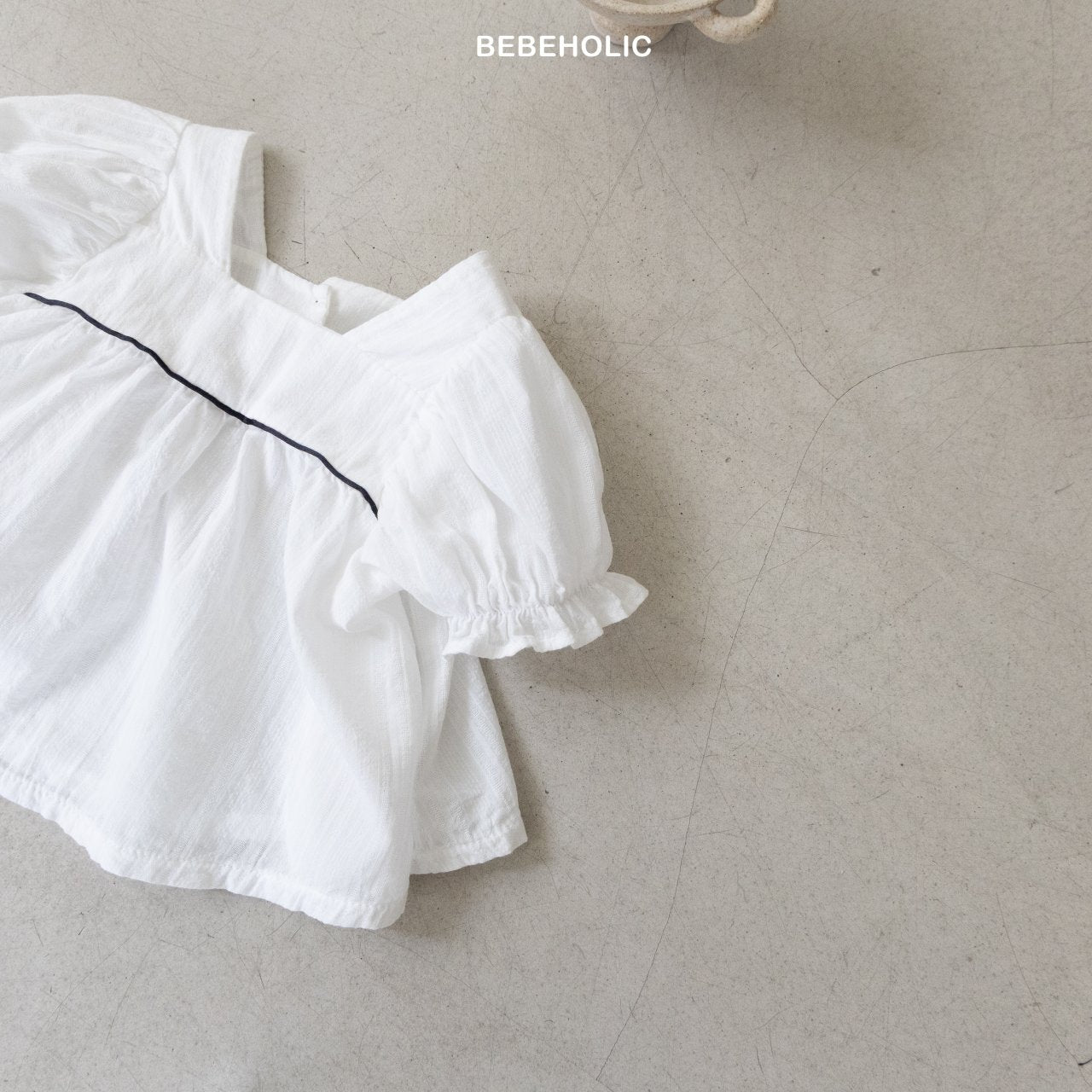 【🇰🇷BEBEHOLIC】Flutter-Sleeve Blouse