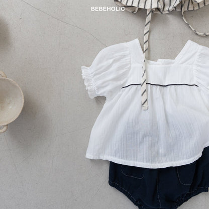 【🇰🇷BEBEHOLIC】Flutter-Sleeve Blouse